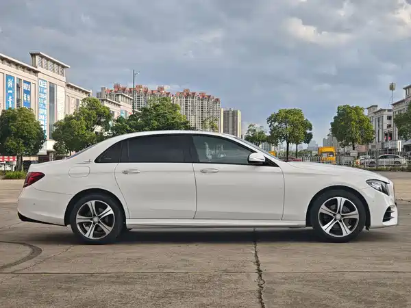 Mercedes-Benz E-Class 2016