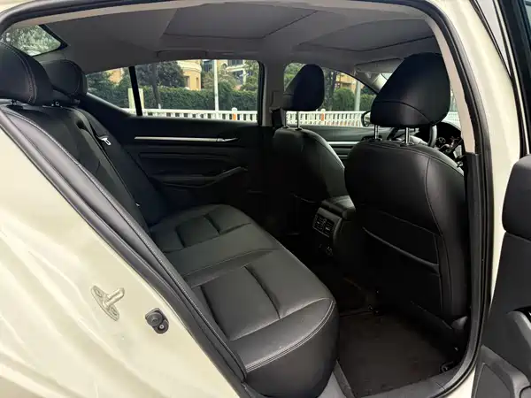Nissan Teana 2022