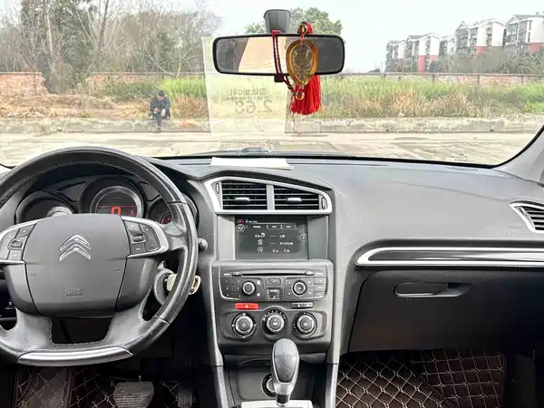 Citroën C4L 2016