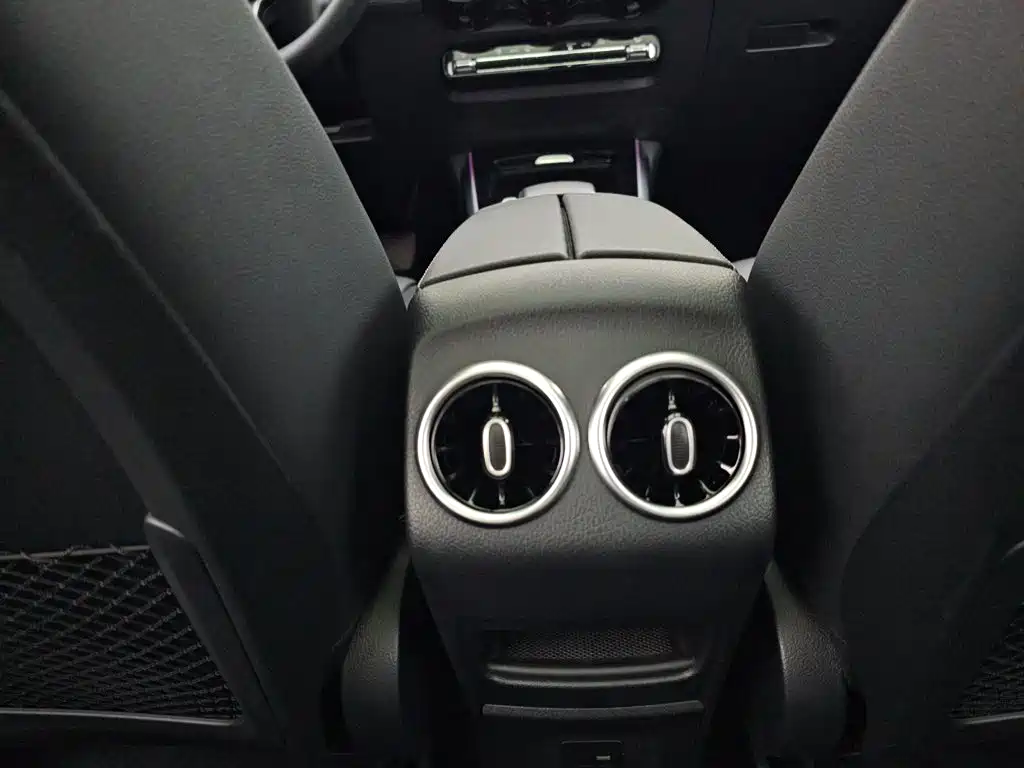Mercedes-Benz GLB 2023 — фото 12