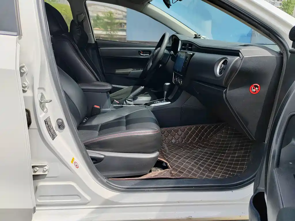 Toyota Corolla 2019 — фото 14