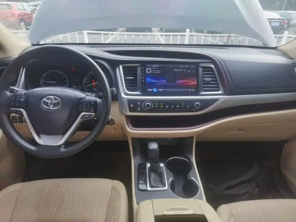 Toyota Highlander 2017 — фото 13