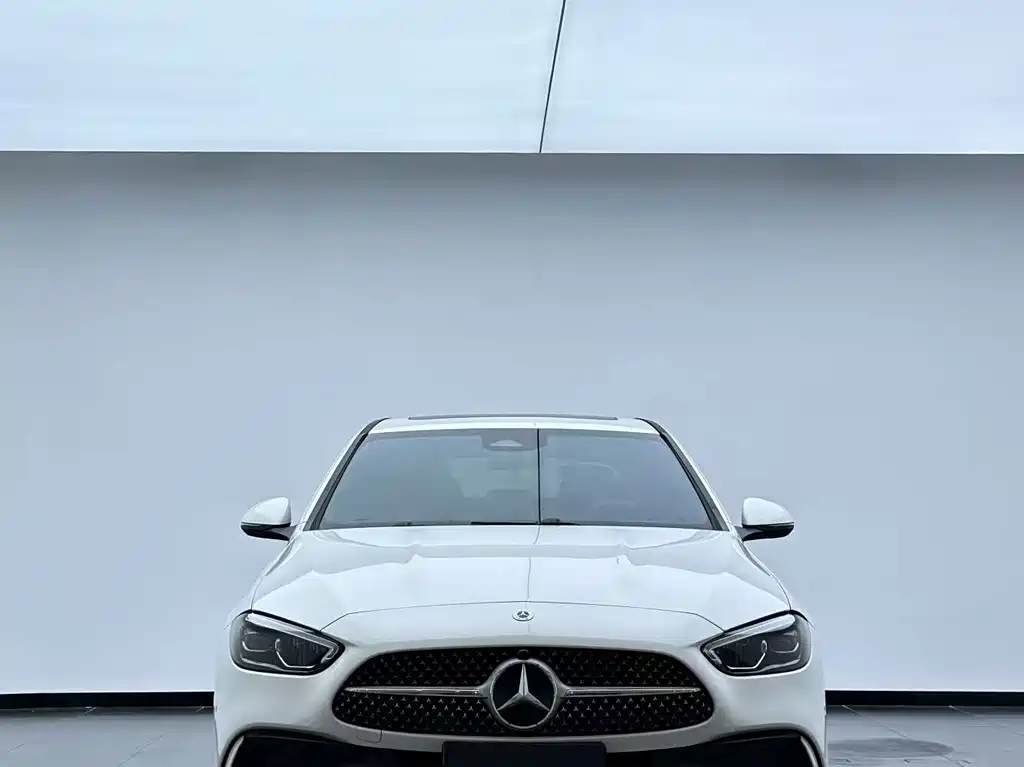Mercedes-Benz C-Class 2024