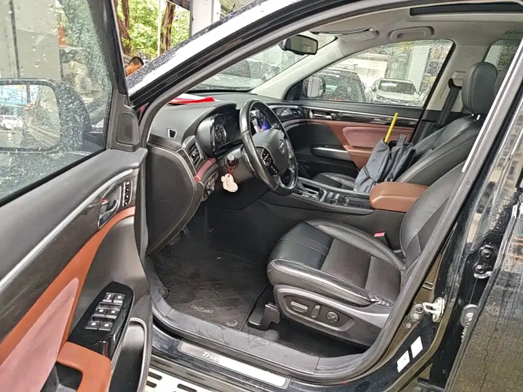 GAC Trumpchi GS8 2018 — фото 16