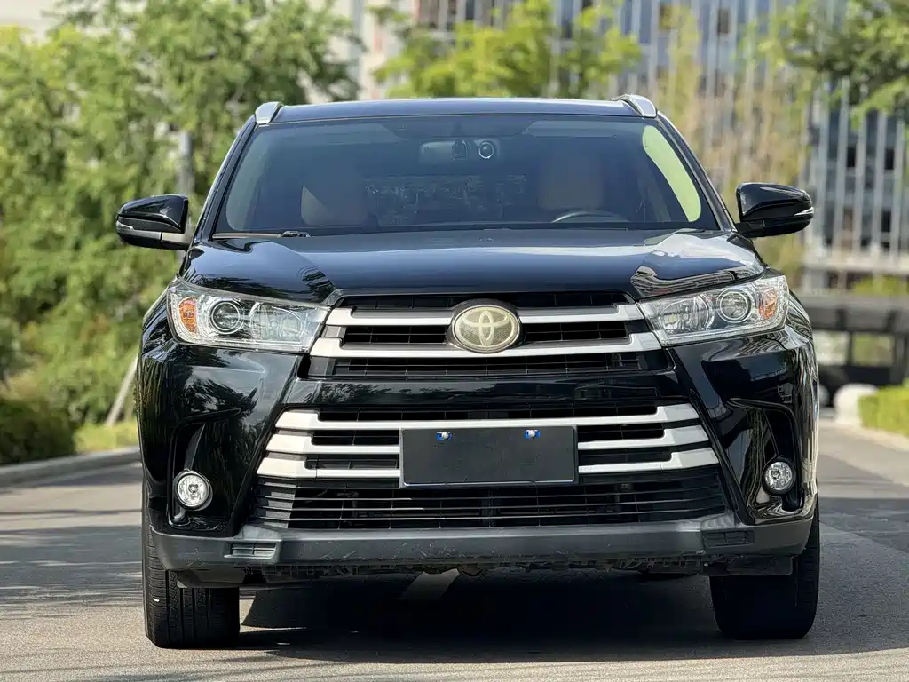 Toyota Highlander 2021 — фото 2