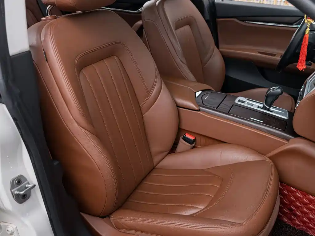 Maserati Quattroporte 2015 — фото 18
