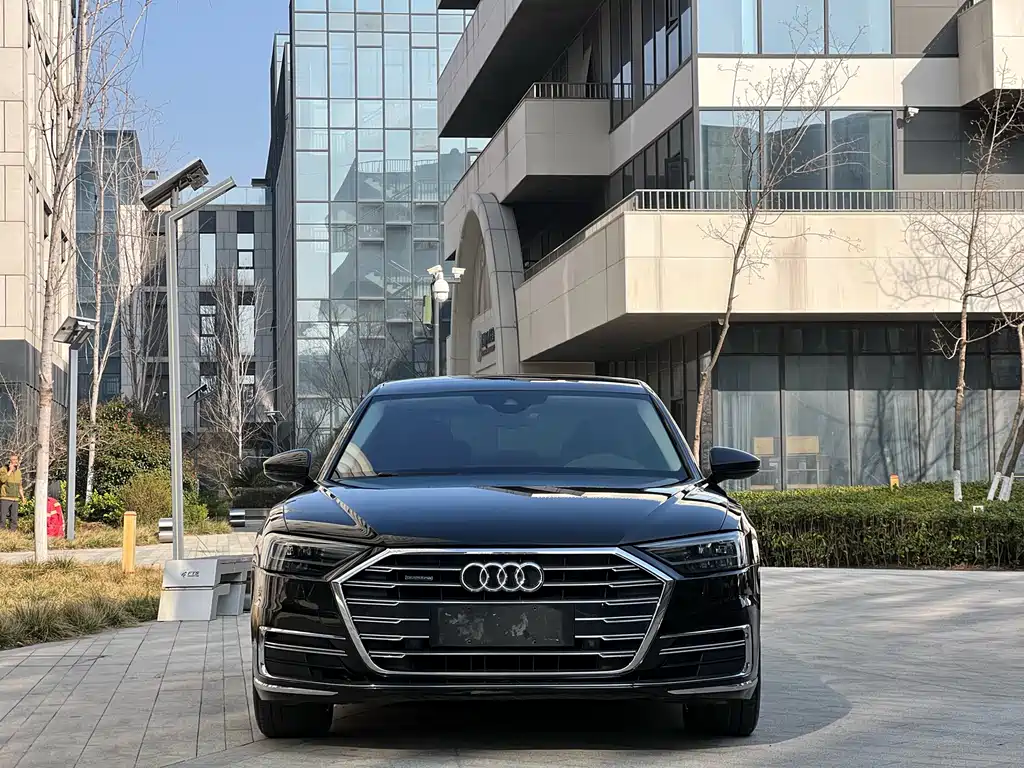 Audi A8 2020 — фото 2