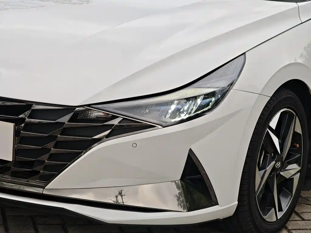 Hyundai Elantra 2022 — фото 7