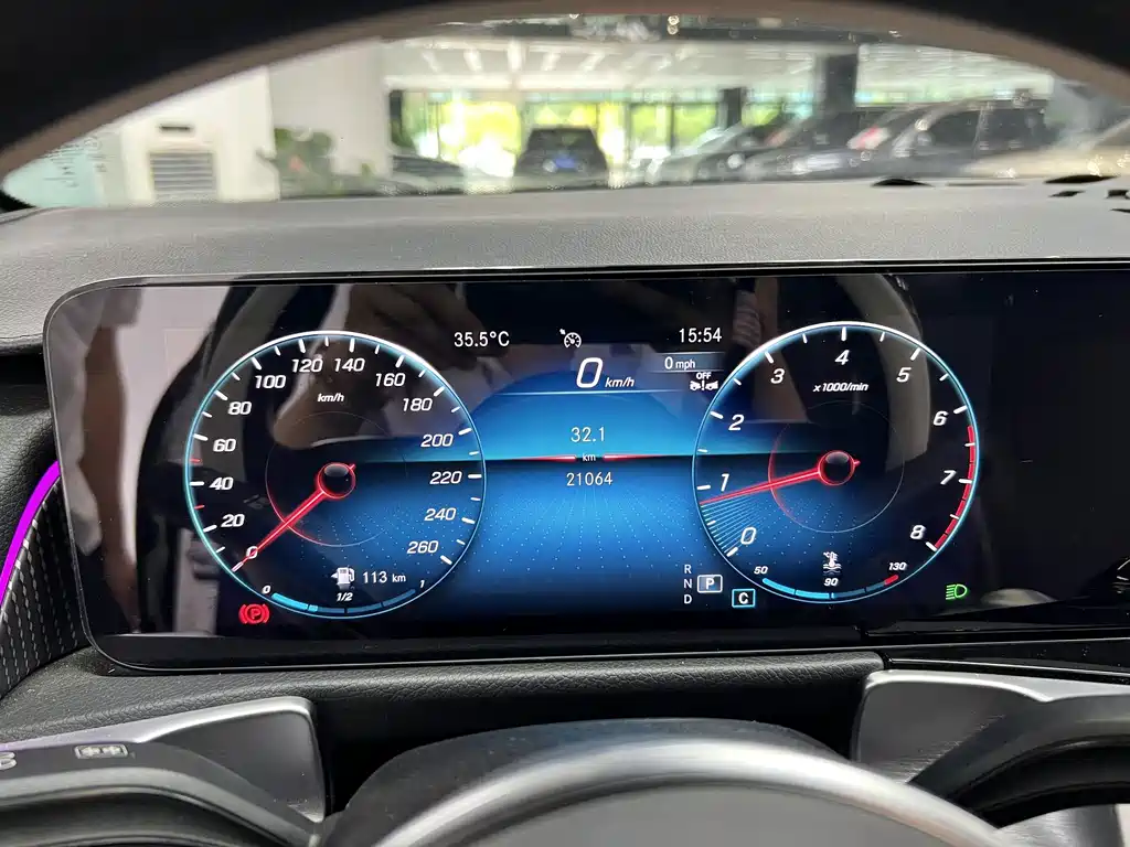 Mercedes-Benz GLB 2023