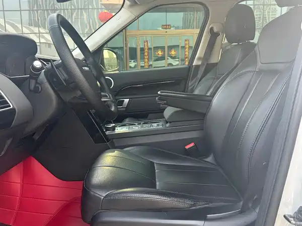 Land Rover Discovery 2020