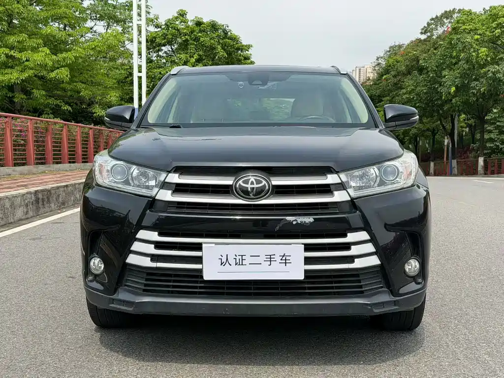 Toyota Highlander 2021 — фото 2