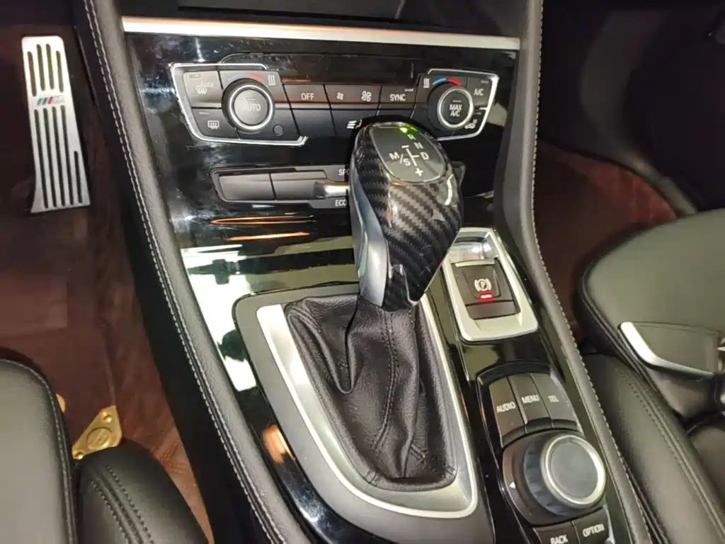 BMW 2 Series Station Wagon 2017 — фото 14