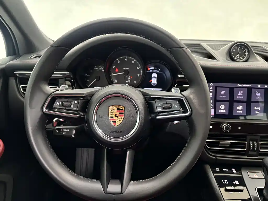 Porsche Macan 2022 — фото 16