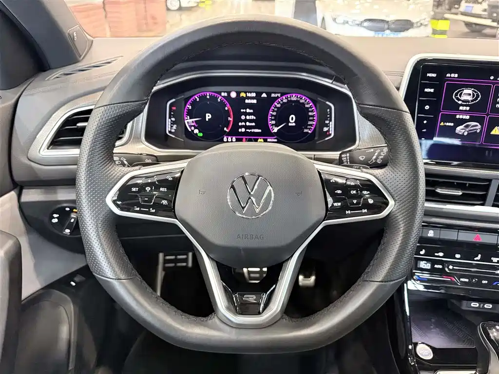 Volkswagen T-Roc 2023 — фото 20