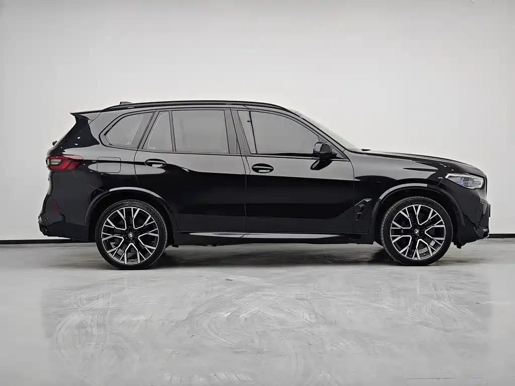BMW X5 M 2022 — фото 16