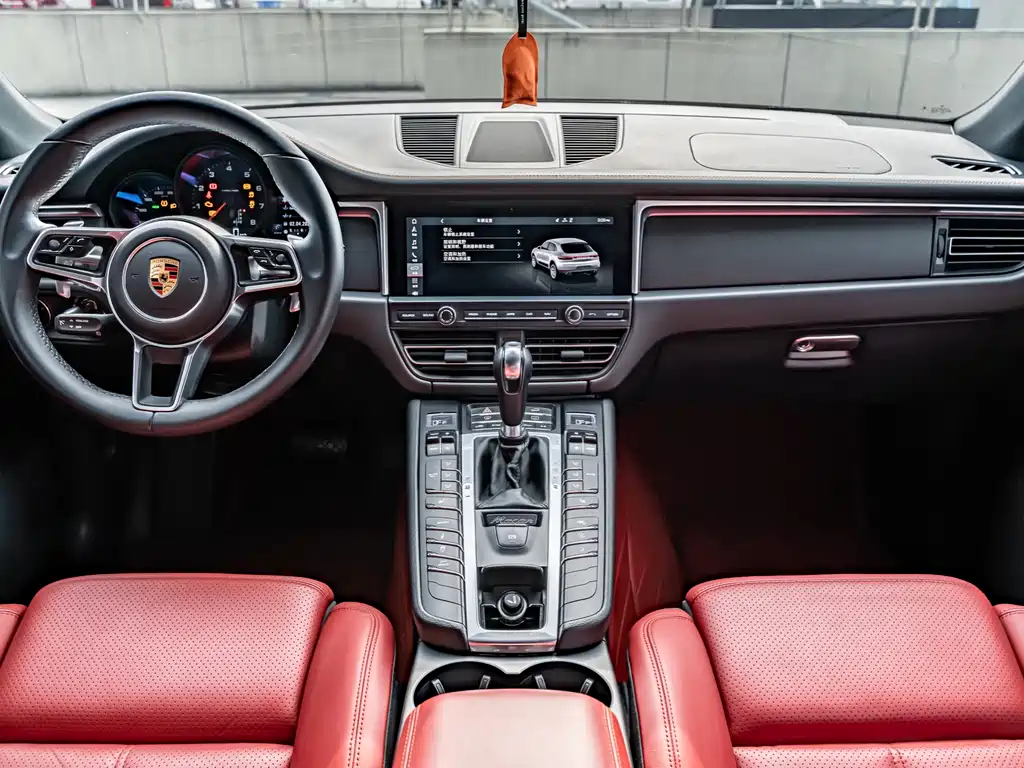 Porsche Macan 2018 — фото 17