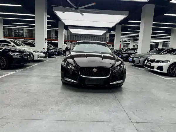 Jaguar XFL 2019