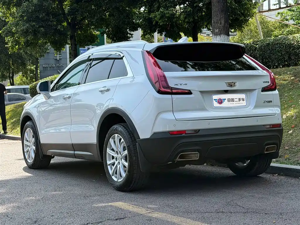 Cadillac XT4 2023 — фото 4