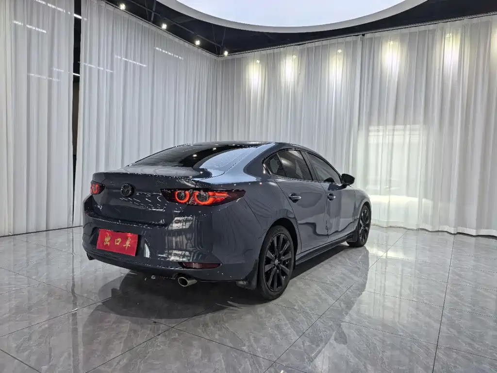 Mazda 3 Axela 2022