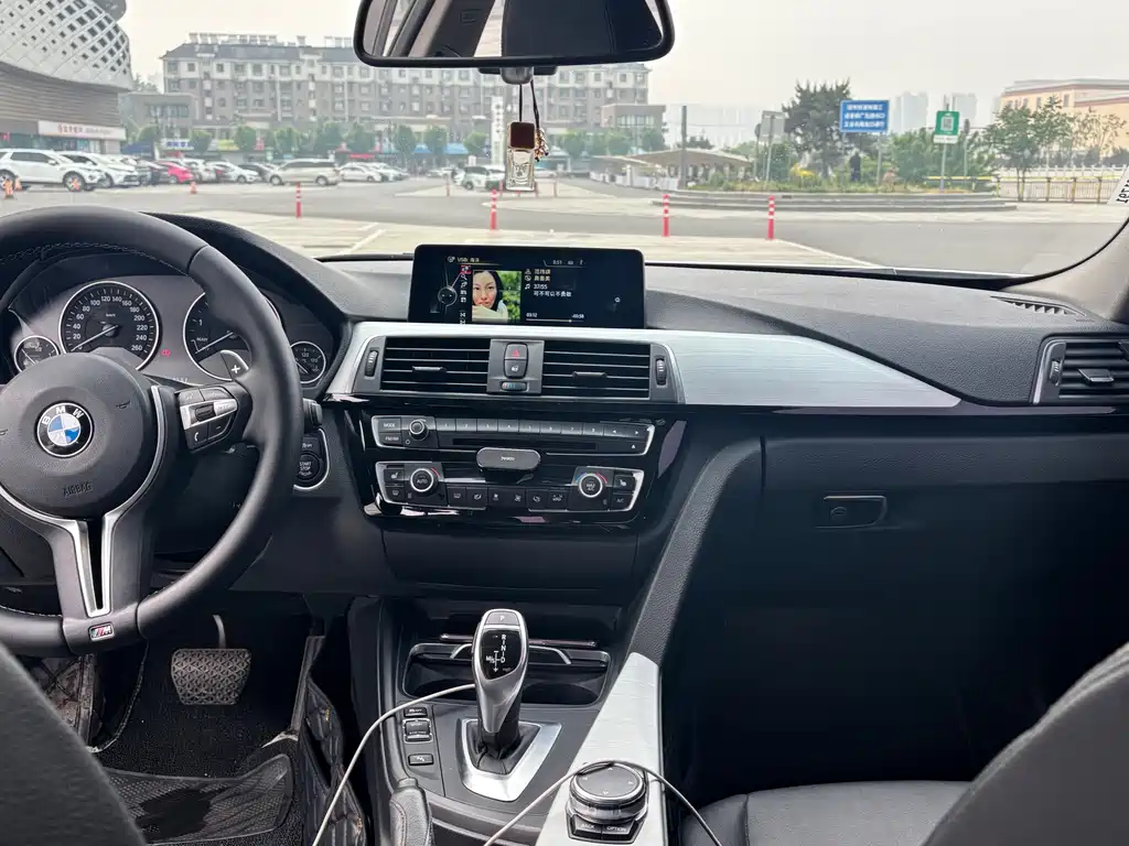 BMW 3 Series 2016 — фото 10