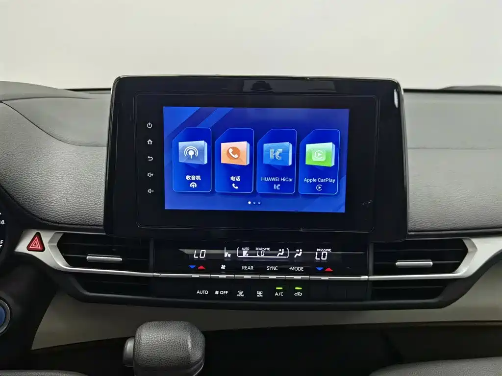 Toyota Sienna 2023 — фото 12