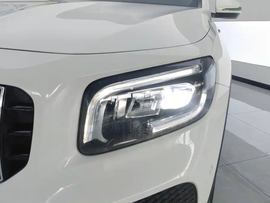 Mercedes-Benz GLB 2021