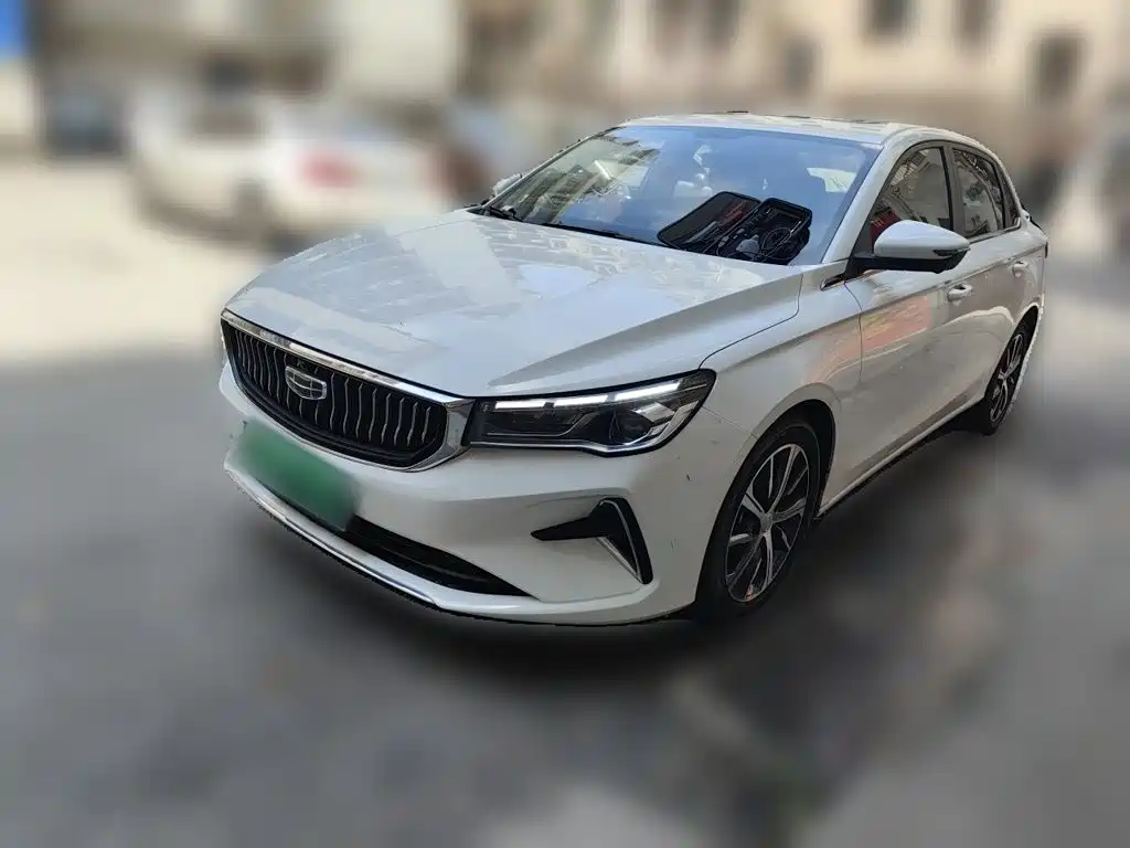 Geely Emgrand 2022
