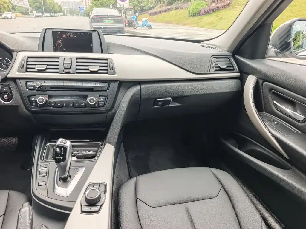 BMW 3 Series 2015 — фото 3