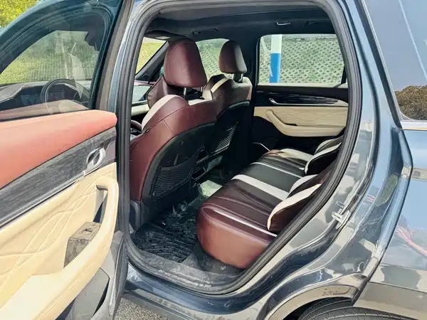 Geely Xingyue L 2023