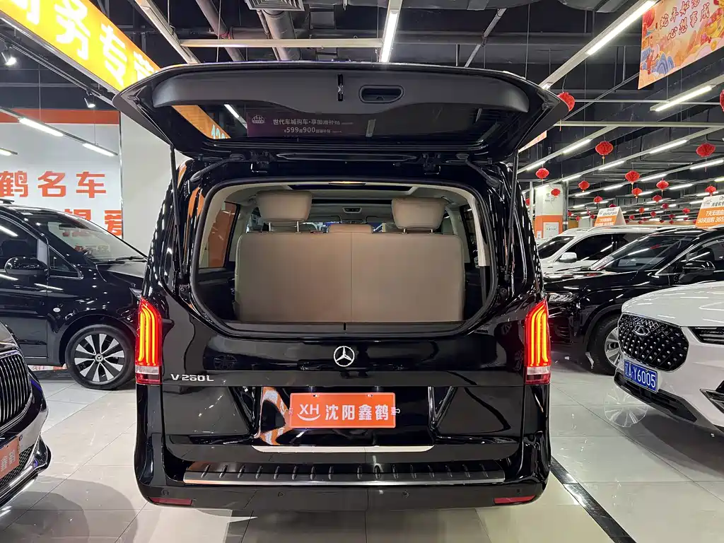 Mercedes-Benz V-Class 2019 — фото 21