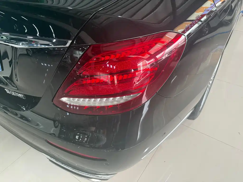 Mercedes-Benz E-Class 2020 — фото 11