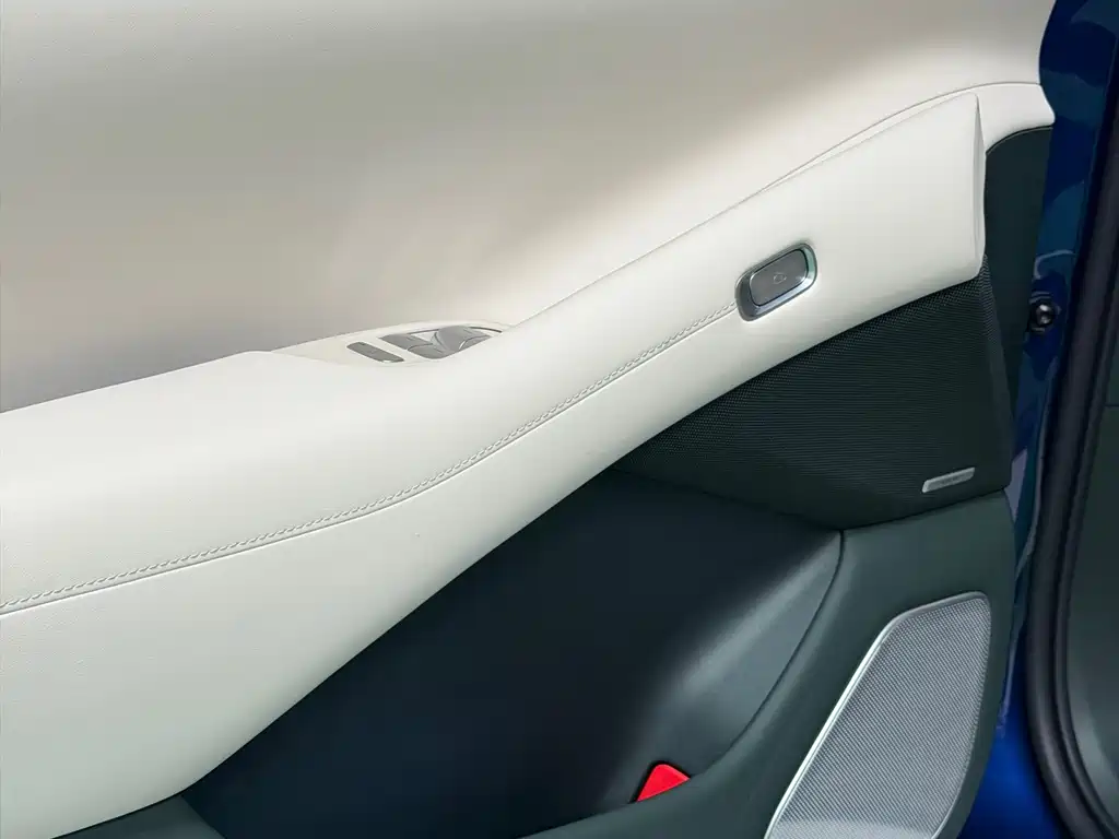 Xiaomi YU7 2025 — фото 10