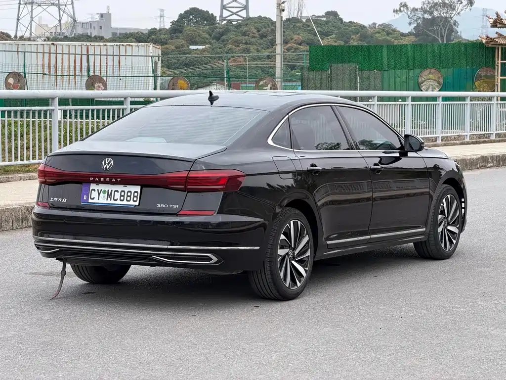 Volkswagen Passat 2024 — фото 11