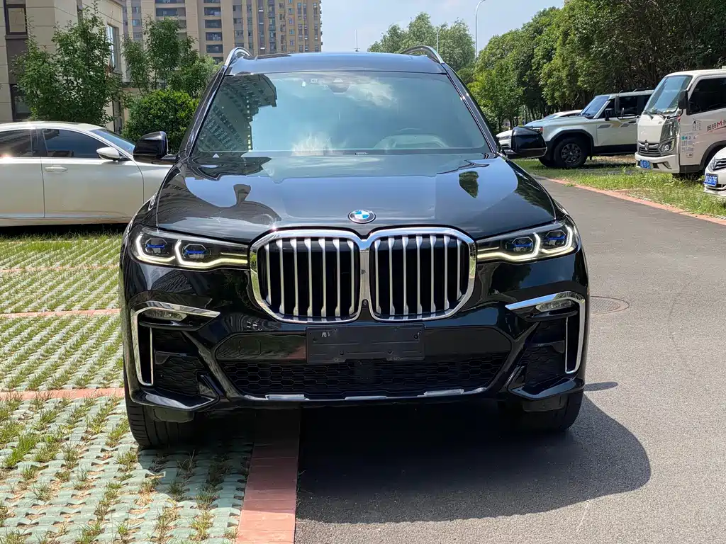 BMW X7 2021 — фото 2