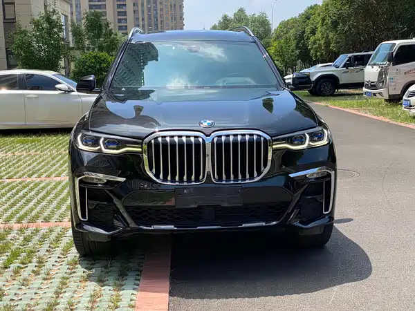BMW X7 2021