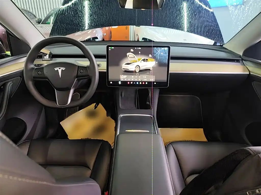 Tesla Model Y 2023 — фото 10