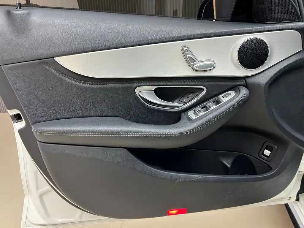 Mercedes-Benz C-Class 2019 — фото 9