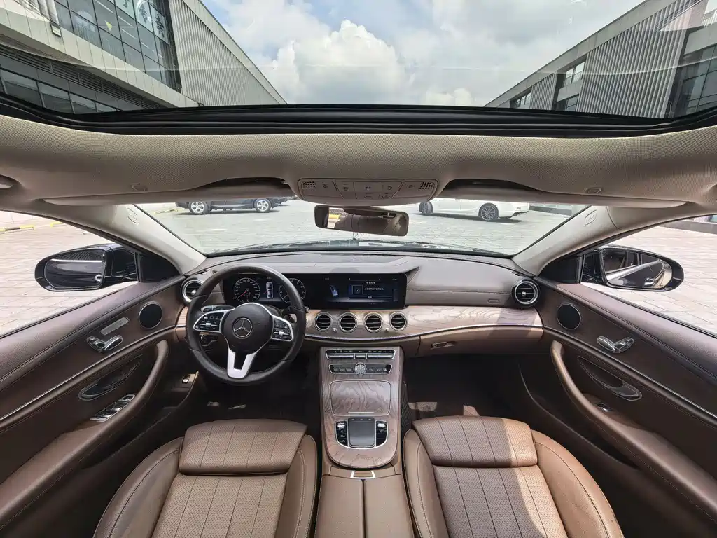 Mercedes-Benz E-Class 2020 — фото 11