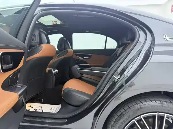 Mercedes-Benz C-Class 2023