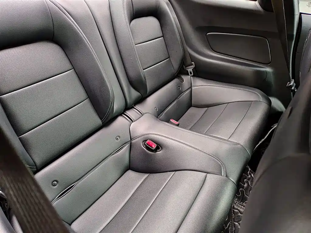 Ford Mustang 2016 — фото 10