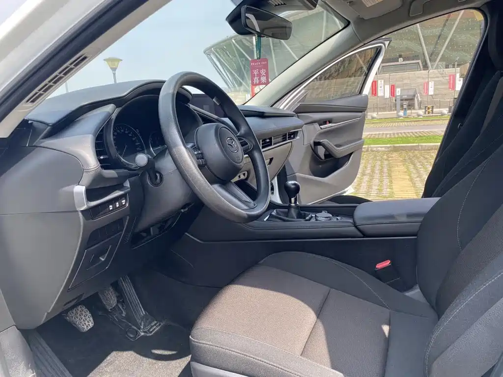 Mazda 3 Axela 2022