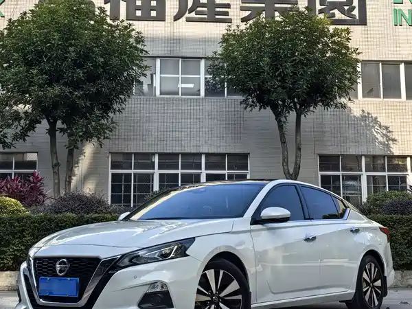 Nissan Teana 2022