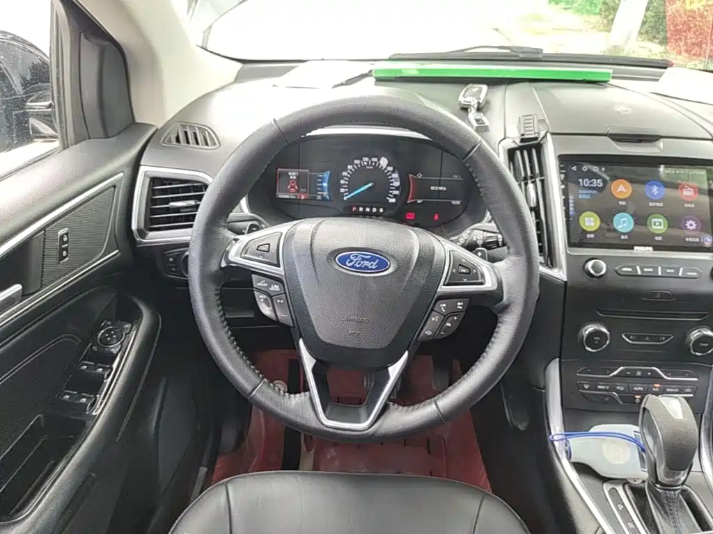 Ford Edge 2018 — фото 11