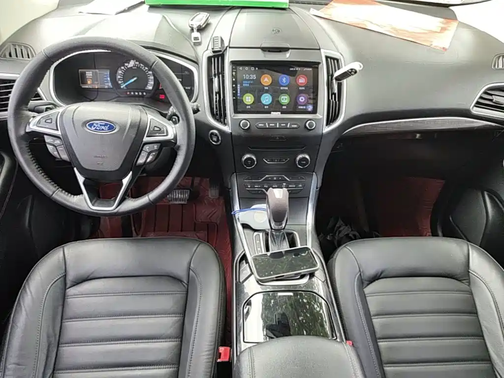 Ford Edge 2018 — фото 10