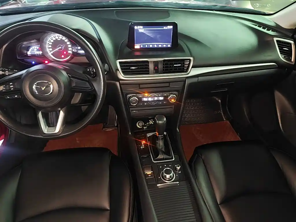 Mazda 3 Axela 2019 — фото 14