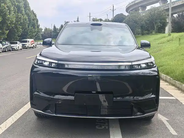 Geely Galaxy M9 2025