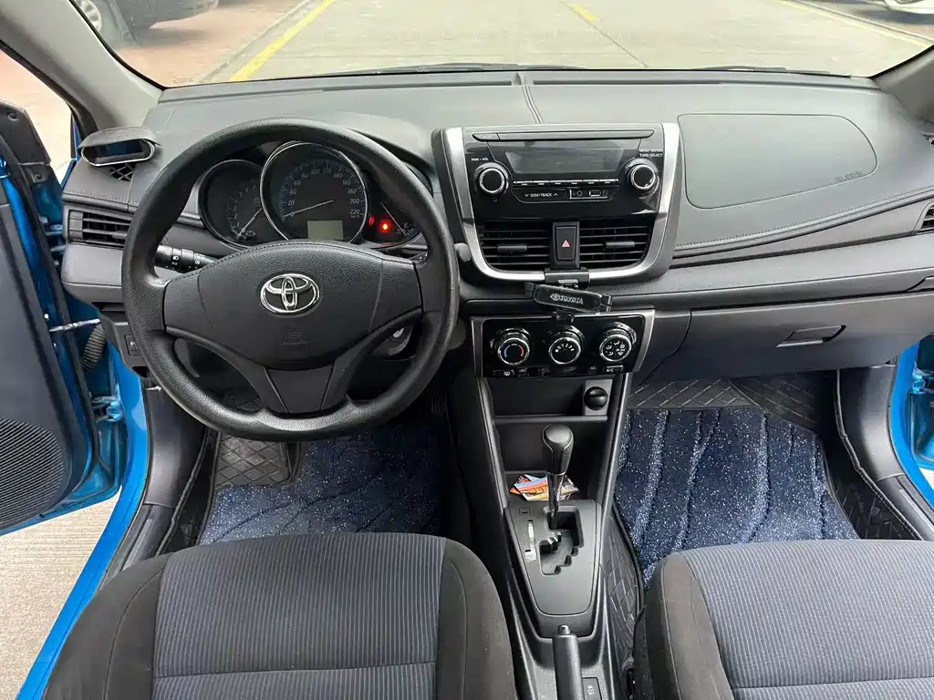 Toyota Yaris L 2016 — фото 8