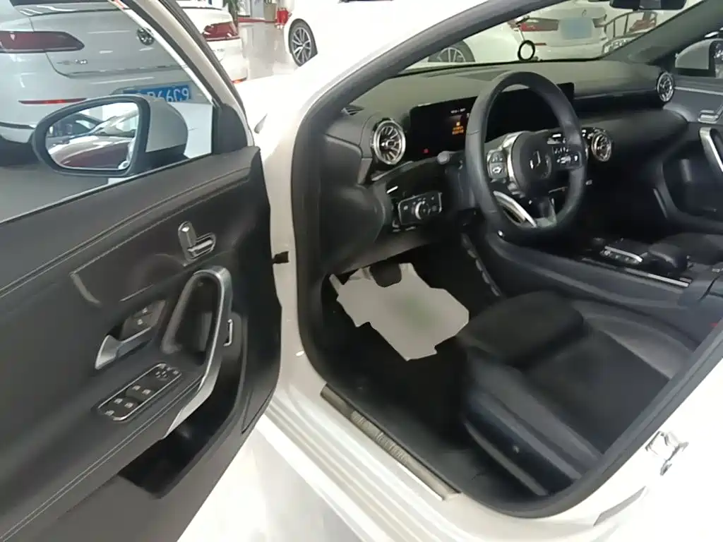 Mercedes-Benz A-Class 2021 — фото 16