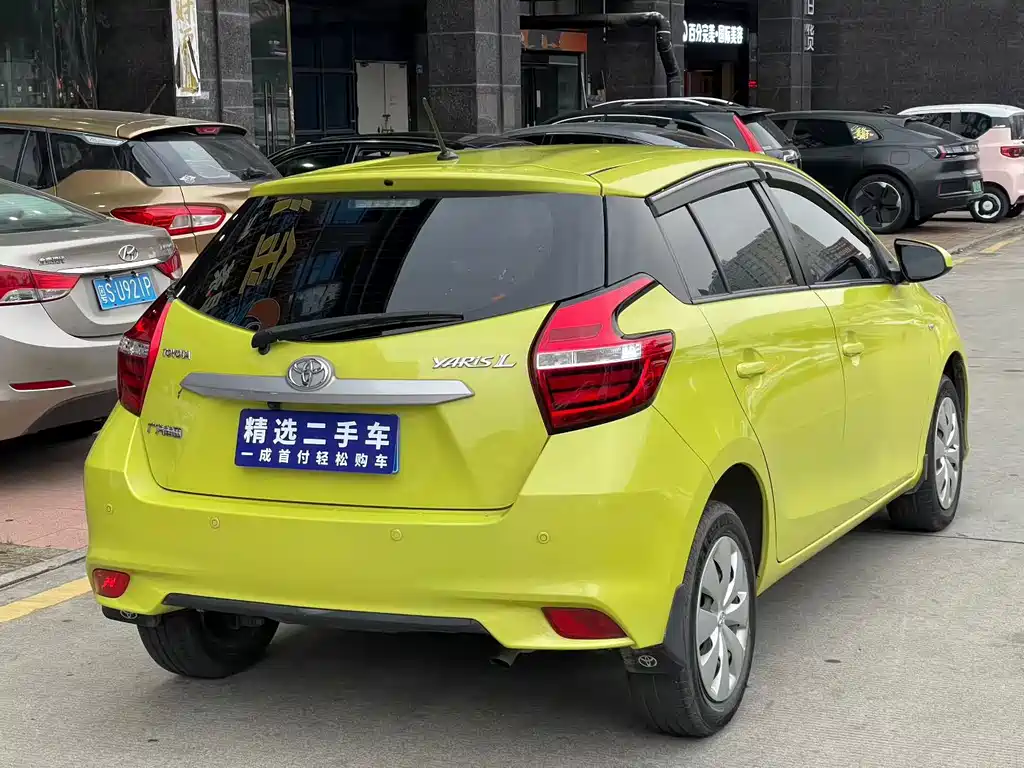 Toyota Yaris L 2020 — фото 4