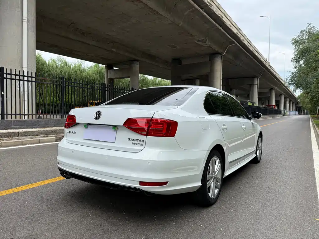 Volkswagen Sagitar 2019